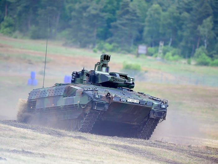 Theo xếp hạng của Viện nghiên cứu hòa bình quốc tế Stockholm, Rheinmetall của Đức có quy mô lớn thứ 25 thế giới trong lĩnh vực sản xuất vũ khí với doanh thu 3,4 tỷ USD. Đây là tập đoàn chuyên thiết kế và sản xuất các loại phương tiện thiết giáp, bọc thép. Nguồn ảnh: BI.