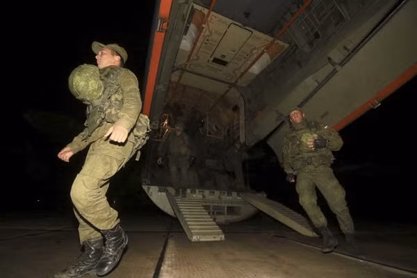 Cũng trong năm 2018, tờ Stratfor còn "điểm mặt chỉ tên" lực lượng lính đánh thuê Nga có mặt tại Cộng hòa Trung Phi. Theo các thông tin được đăng tải, ước tính Nga có khoảng 370 lính đánh thuê hoạt động ở Cộng hòa Trung Phi và Sudan. Nguồn ảnh: BI.