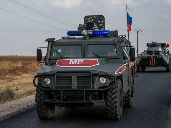 Đầu tiên phải kể đến lực lượng lính đánh thuê Nga ở Lybia. Cách đây chỉ ít hôm, nhiều thông tin đã được truyền thông Mỹ đăng tải về việc phát hiện những người mang quốc tịch Nga nghi là lính đánh thuê đang hoạt động ở quốc gia này. Nguồn ảnh: BI.