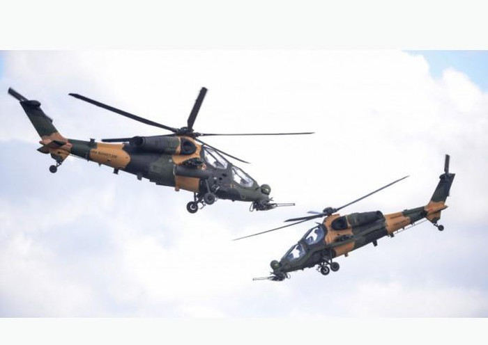 T-129 được trang bị tổ hợp ngắm quang – điện dùng để trinh sát, dẫn đường tên lửa đặt ngay trước mũi, trên ụ pháo 20mm.