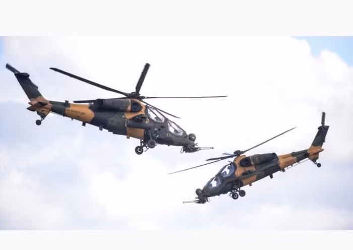 T-129 được trang bị tổ hợp ngắm quang – điện dùng để trinh sát, dẫn đường tên lửa đặt ngay trước mũi, trên ụ pháo 20mm.