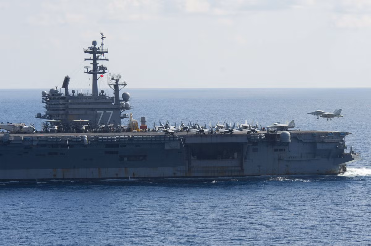 Mặc dù vậy, chỉ sau chưa đầy một năm, hệ thống này đã thể hiện rất tốt và trong bài kiểm tra mới nhất vừa được Không quân Hải quân Mỹ tiến hành, 22 chiến đấu cơ đã được thu hồi lên tàu sân bay chỉ trong vòng 26 phút. Nguồn ảnh: Pinterest