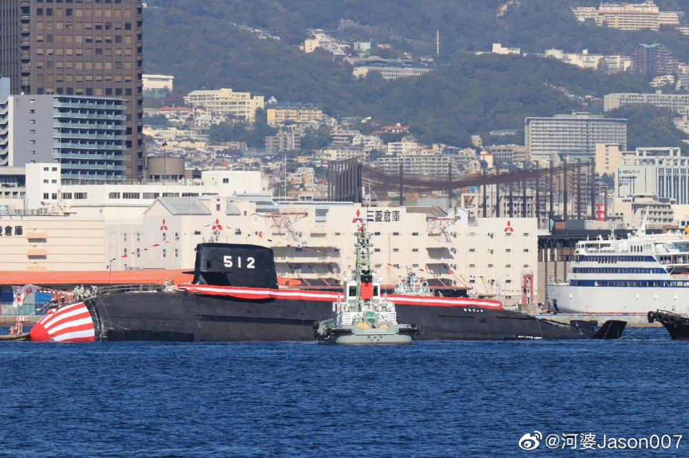 Một nguyên tắc cơ bản mà mọi tàu ngầm sử dụng động cơ diesel đều tuân theo từ cách đây cả thế kỷ đó là khi nổi, tàu sẽ sử dụng động cơ diesel để di chuyển và sạc pin cho tàu ngầm. Khi lặn, do không còn không khí để chạy động cơ diesel, tàu sẽ sử dụng động cơ điện từ pin để di chuyển. Nguồn ảnh: Jason007.