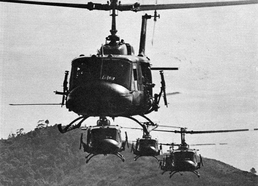 Tới nay, nhiều cựu chiến binh Mỹ từng tham chiến ở Việt Nam vẫn bị ám ảnh bởi tiếng "phạch phạch phạch" phát ra từ trực thăng UH-1 khi di chuyển trên chiến trường Việt Nam. Nguồn ảnh: Pinterest.