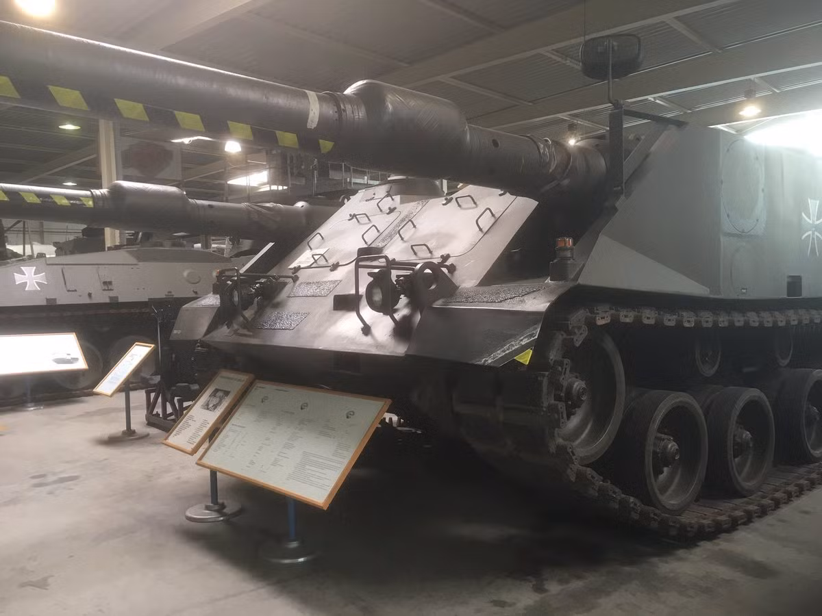 Đây có thể coi là một tiến bộ vượt bậc vào thời điểm này. Tuy nhiên do có cơ chế hoạt động hơi phức tạp, VT-1 chưa bao giờ được sản xuất hàng loạt mà chỉ được coi là một chương trình nghiên cứu mang tính thử nghiệm. Nguồn ảnh: Pinterest.