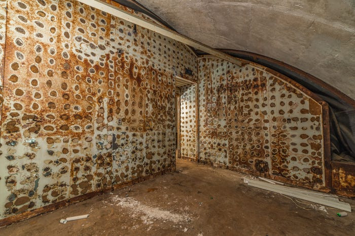 Tất cả mọi cấu phần của tên lửa Titan II bao gồm động cơ, bình nhiên liệu, nhiên liệu, đầu đạn,... đều được đặt bên dưới lòng đất - ngay bên trogn tổ hợp này. Nguồn ảnh: BI.