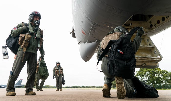 Từ đây, phi hành đoàn của những chiếc B-52H này đã thực hiện nhiều chuyến bay tới khắp châu Âu, đặc biệt là khu vực Đông Âu và Bắc Âu nhằm gây sức ép lên Nga. Nguồn ảnh: Ruano.