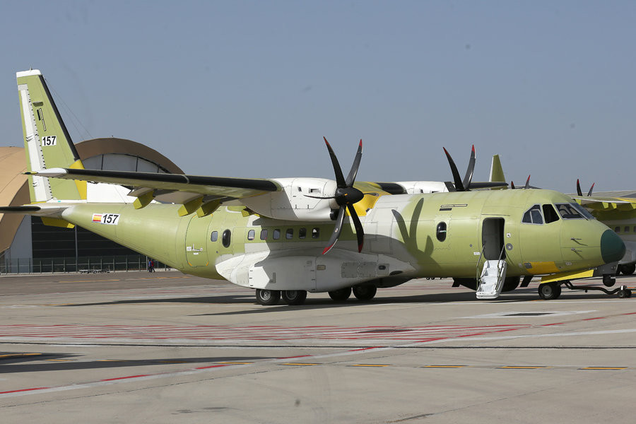 Thậm chí, C295W còn được trang bị hệ thống bảo vệ càng đáp, cho phép máy bay hạ cánh được trên những khu vực địa hình khó, đường đất hoặc đường rải sỏi mà càng đáp không bị ành hưởng. Nguồn ảnh: Pinterest.