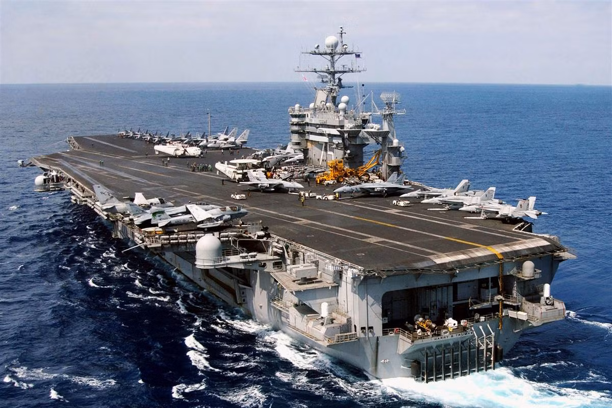 USS Harry S. Truman là tàu sân bay thứ 8 trên tổng số 10 tàu sân bay được đóng theo lớp Nimitz của Hải quân Mỹ. Tàu sân bay này được đặt tên theo Tổng thống thứ 33 của nước Mỹ và có cảng chính đặt ở Virginia.