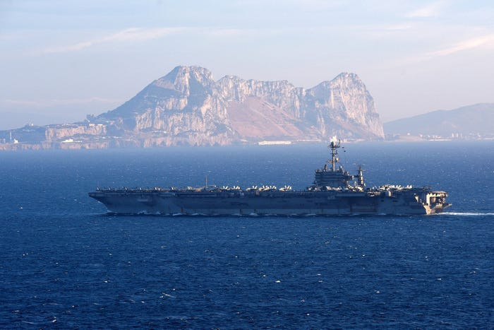 Việc đại tu giữa vòng đời của USS Harry S. Truman về cơ bản đã bị huỷ bỏ khiến cho tàu sân bay này gặp phải rất nhiều khó khăn khi hoạt động trong những năm cuối đời do phần lớn thiết bị, linh kiện của nó đã chuẩn bị đến tuổi về hưu nhưng kinh phí sửa chữa đã bị "lột sạch".