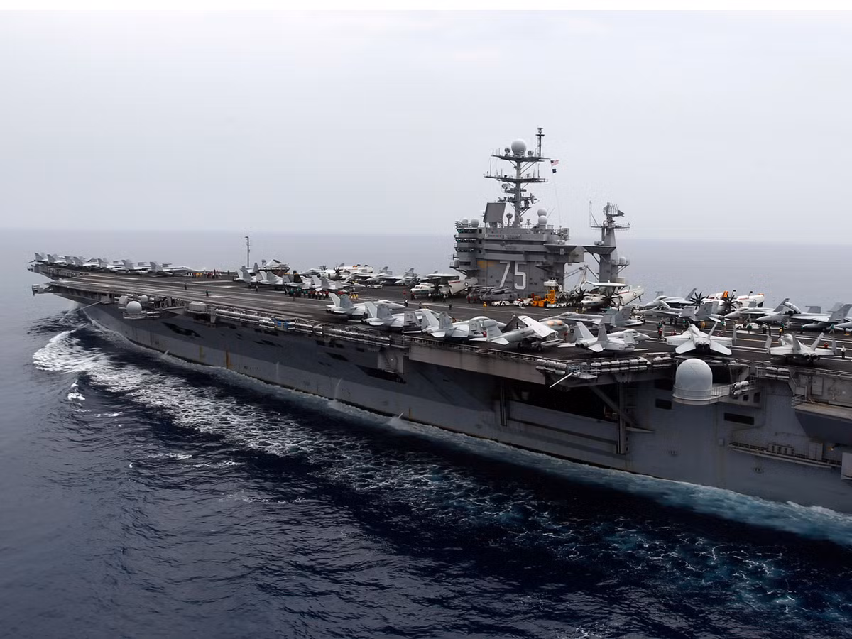Theo dự kiến, tàu sân bay USS Harry S. Truman của Hải quân Mỹ sẽ được bảo dưỡng giữa vòng đời vào năm 2024 tới đây. Tuy nhiên do lớp tàu sân bay Gerald R. Ford xuất hiện đúng theo dự kiến nên có khả năng USS Harry S. Truman sẽ phải về hưu sớm.