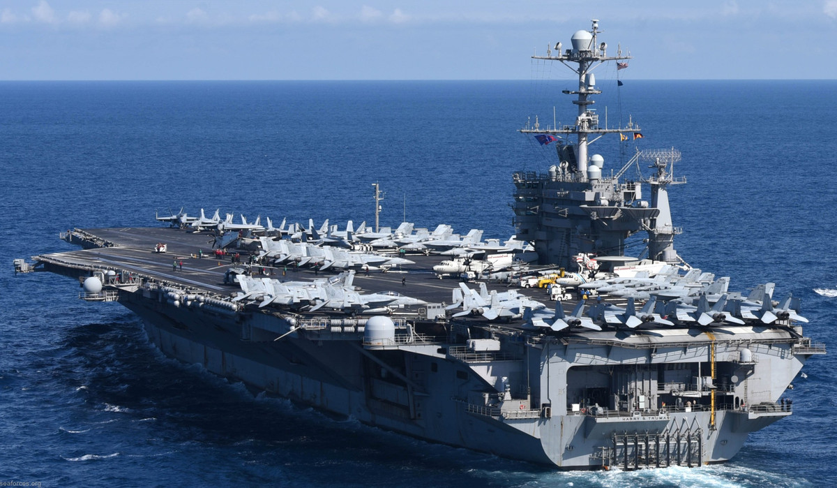 Trong khi đó, những tàu sân bay lớp Nimitz đầu tiên tưởng chừng như đã quá cũ và sẽ được cho về hưu đầu tiên thì lại đã trải qua việc nâng cấp giữa vòng đời, nhiều khả năng sẽ được giữ lại phục vụ thêm nhiều chục năm nữa trước khi bị cho về hưu. Nguồn ảnh: USNI.