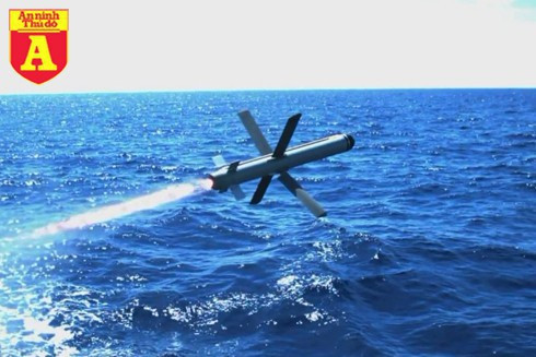 Spike ER2 - phiên bản nâng cấp của Spike ER - được lắp đặt hệ thống truyền dữ liệu hai chiều không dây hai tần số vô tuyến (RF), dữ liệu được chuyển tải trong thời gian thực.