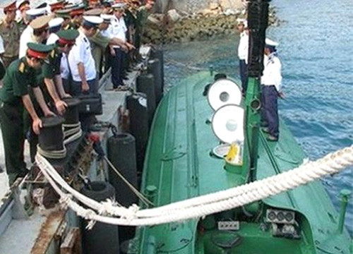 Trong quá khứ, Hải quân Việt Nam cũng từng có kinh nghiệm tiếp xúc, làm chủ một vài loại tàu ngầm mini từ nước ngoài. Kèm theo sự phát triển của khoa học kỹ thuật ngày nay, chúng ta hoàn toàn có thể tin rằng một ngày nào đó, Hải quân Việt Nam có thể tự đóng được tàu ngầm cho chính mình, thậm chí là xuất khẩu. Nguồn ảnh: TL.