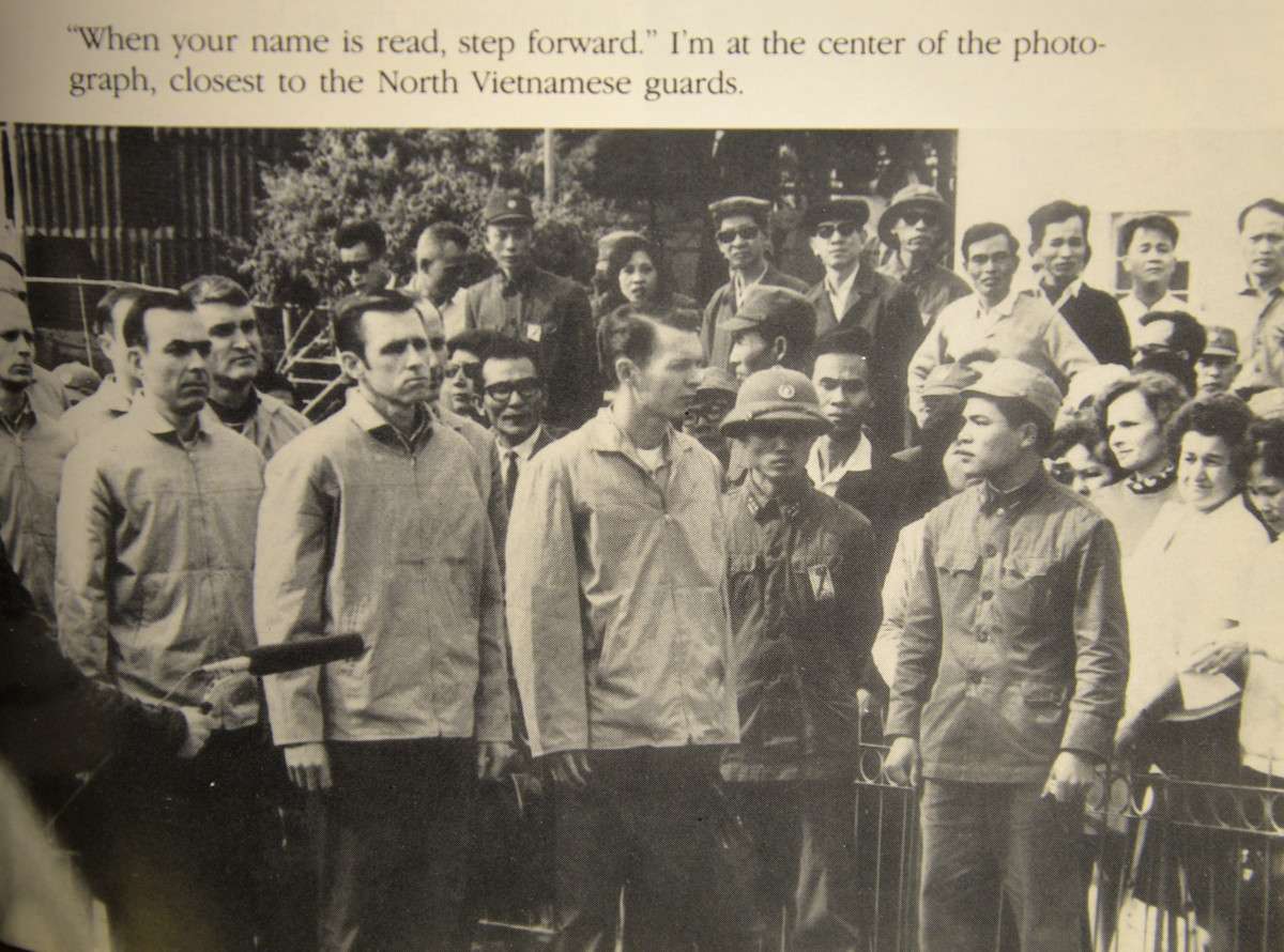 Năm 1973, sau khi Mỹ tuyên bố rút quân ra khỏi Việt Nam, ông cùng với những phi công Mỹ khác được trả tự do. Norman C. Gaddis về nước, tiếp tục phục vụ Không quân Mỹ tới năm 1976 thì nghỉ hưu. Nguồn ảnh: TL.