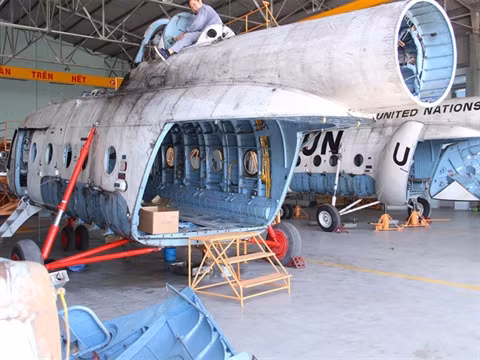 Nhiều quốc gia có lực lượng trực thăng Mi-8/17 trong biên chế với số lượng lớn còn ký hợp đồng bảo dưỡng, đại tu lớn dài hạn với Việt Nam, chứng tỏ năng lực của chúng ta đã được quốc tế công nhận. Nguồn ảnh: QPVN.