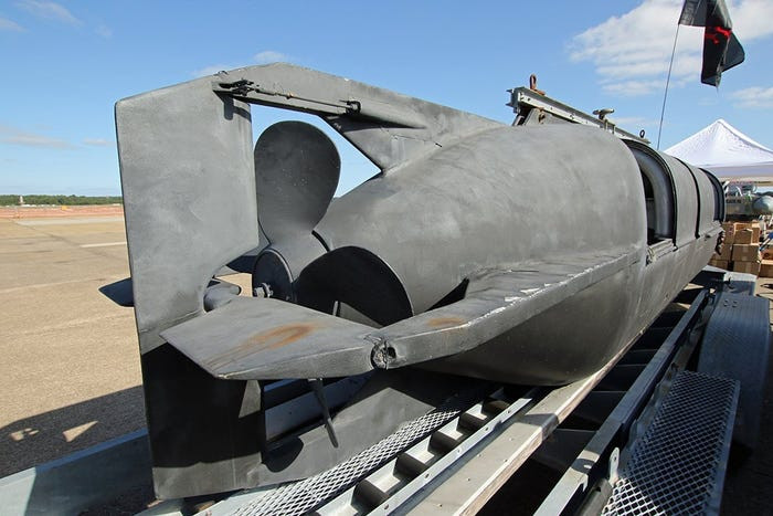 Tàu có một chân vịt với bốn lá cánh. Hệ thống cân bằng của tàu cũng khá đơn giản với toàn bộ các cánh điều khiển đều được đặc sau chân vịt và không có cánh ở thân. Nguồn ảnh: BI.