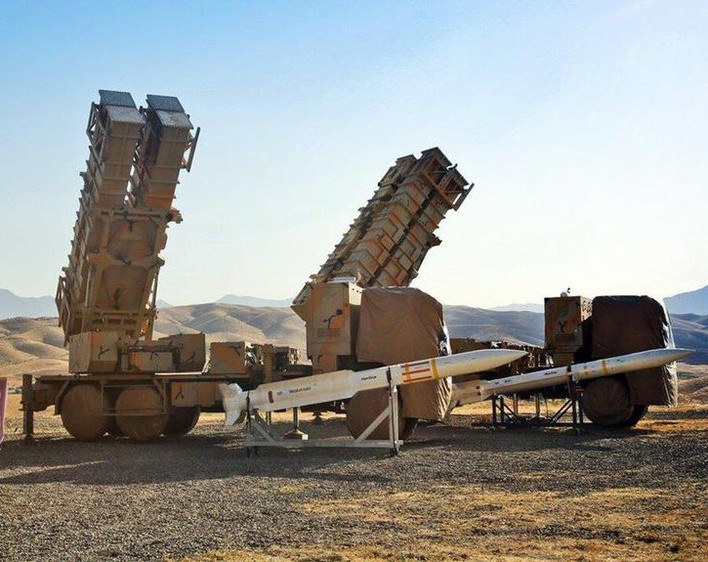 Quan hệ song phương xấu đi từ khi Tổng thống Donald Trump rút Mỹ khỏi thỏa thuận quốc tế 2015 nhằm kiềm chế các hoạt động hạt nhân của Iran, sau đó áp đặt nhiều biện pháp trừng phạt lên Tehran.