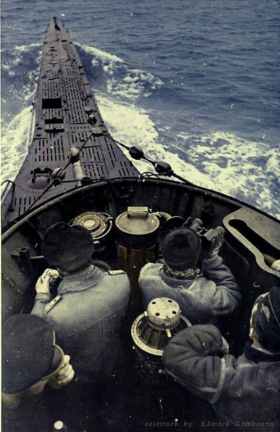 Trong vòng khoảng 100 năm nay, cách thức hoạt động của tàu ngầm về cơ bản là không có gì khác biệt. Tàu ngầm sẽ được trang bị hai động cơ bao gồm động cơ diesel để hoạt động khi nổi và động cơ điện để hoạt động khi lặn do khi lặn, động cơ diesel không còn không khí để hoạt động. Nguồn ảnh: Edward.