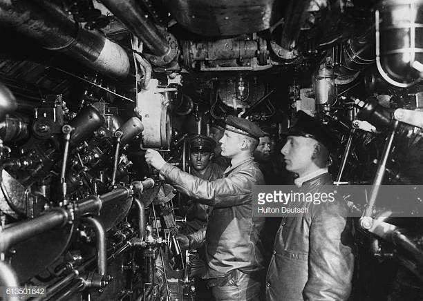 Ngoại trừ các tàu ngầm sử dụng động cơ hạt nhân ra đời sau này, về cơ bản cách thức hoạt động này vẫn được duy trì suốt hàng trăm năm qua trên đủ các loại tàu ngầm khác nhau. Không thể bỏ đi một trong hai động cơ vì khi lặn chắc chắn không thể dùng được động cơ diesel nhưng vẫn sẽ cần động cơ diesel để nạp lại pin cho tàu khi nổi. Nguồn ảnh: Getty.