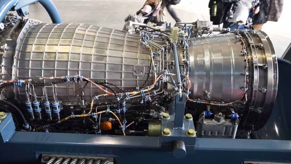 Loại động cơ này được thiết kế bởi Ishikawajima và tới nay được coi là động cơ phản lực hiện đại bậc nhất Xứ sở Hoa Anh Đào. Động cơ có chiều dài chỉ 3 mét, đường kính 0,6 mét và có trọng lượng khô 644 kg. Nguồn ảnh: Sina.