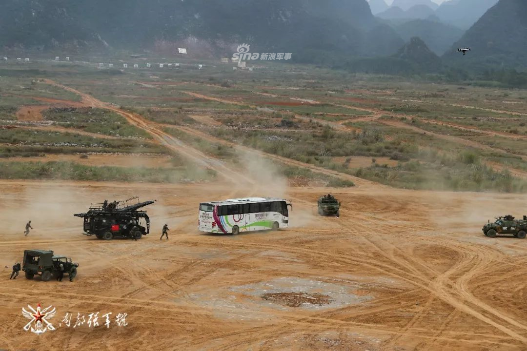 Ngoài các bài tập trên thực địa, cuộc tập trận cũng có mục đích nhằm nâng cao khả năng, trình độ của lực lượng hành pháp của các nước tham dự, nhất là trong vấn đề về luật chống khủng bố của từng quốc gia. Nguồn ảnh: Sina.