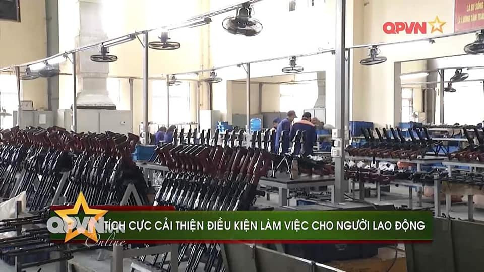 Tại nhà máy Z111, quá trình sản xuất súng AKM-1 và PKMS cũng như các loại vũ khí bộ binh, vũ khí nhẹ khác đang được diễn ra với quy trình đảm bảo, rút ngắn đáng kể thời gian chế tạo. Nguồn ảnh: QPVN.