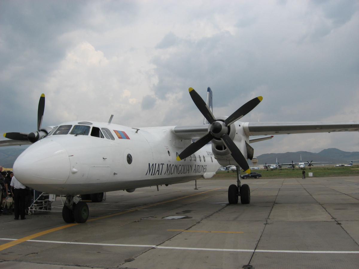 Đây đều là các máy bay vận tải được Mông Cổ mua từ Ukraine trong quá khứ. Chủ yếu các máy bay này được Mông Cổ sử dụng trong nhiệm vụ vận tải binh lính. Nguồn ảnh: Rumil.