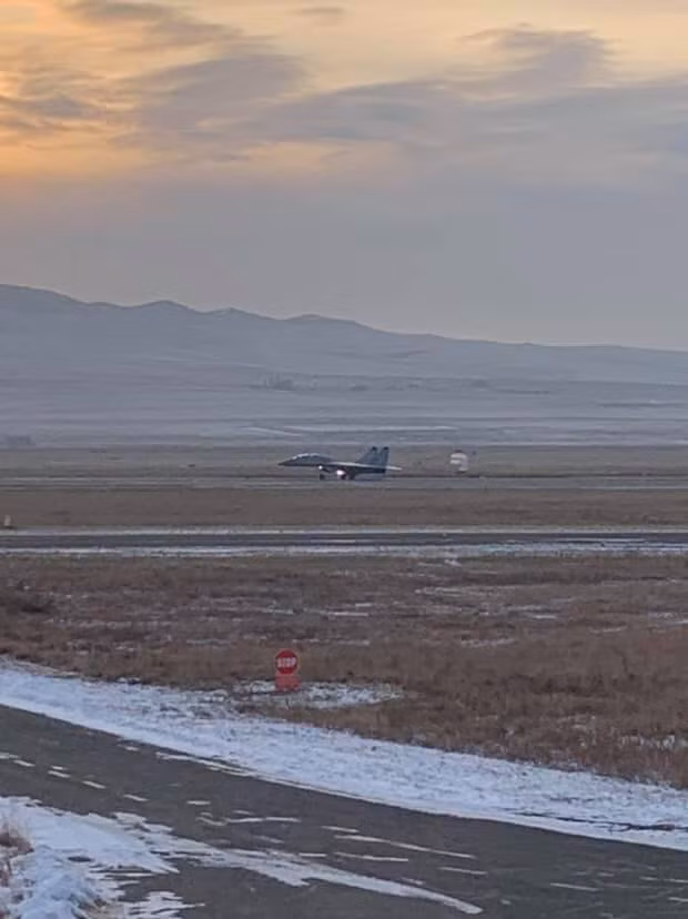 Trong đó có bốn chiếc MiG-29UB - phiên bản huấn luyện hai chỗ ngồi không được trang bị radar. Nguồn ảnh: Rumil.