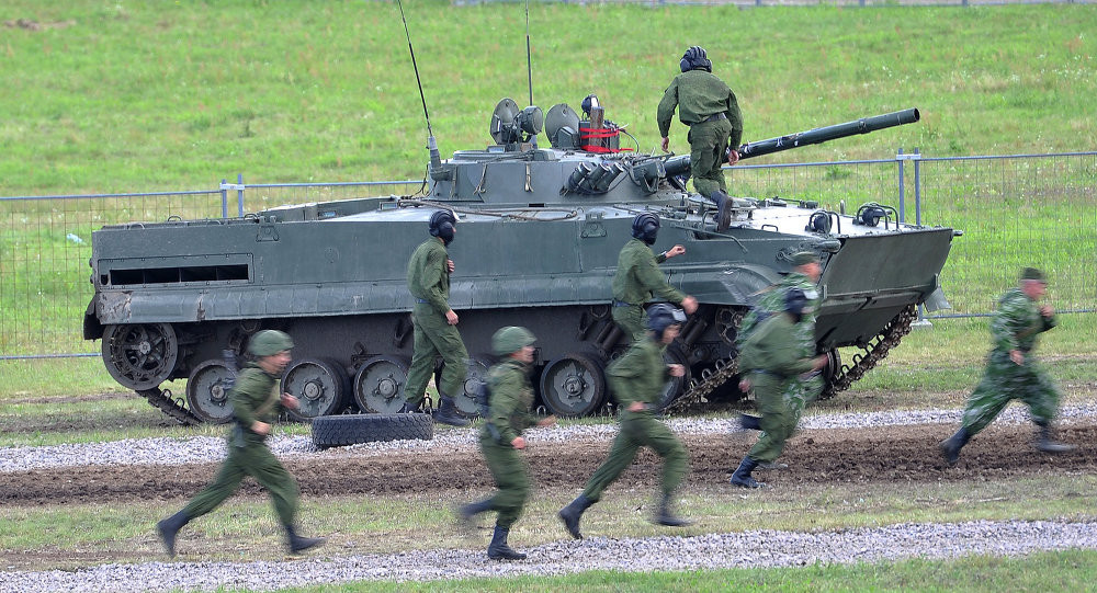 Trong biên chế của Quân đội Việt Nam hiện tại, chúng ta đang sử dụng cả hai loại xe chiến đấu bộ binh tiền nhiệm của BMP-3 đó là BMP-2 và BMP-1 với số lượng mỗi loại 150 chiếc. Nguồn ành: Rumil.