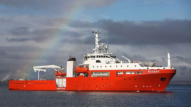 Tàu có vỏ làm bằng hợp kim thép, lượng giãn nước tiêu chuẩn 2093 tấn và tối đa lên tới 3231 tấn khi đầy tải. Nguồn ảnh: Pinterest.