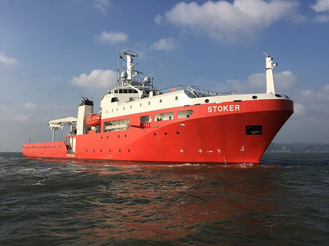 Tàu cũng có khả năng tự di chuyển để có thể cố định vị trí ngay cả trong khi biển động, cho phép hoạt động cứu hộ cứu nạn diễn ra ngay cả trong điều kiện thời tiết khắc nghiệt. Nguồn ảnh: Pinterest.