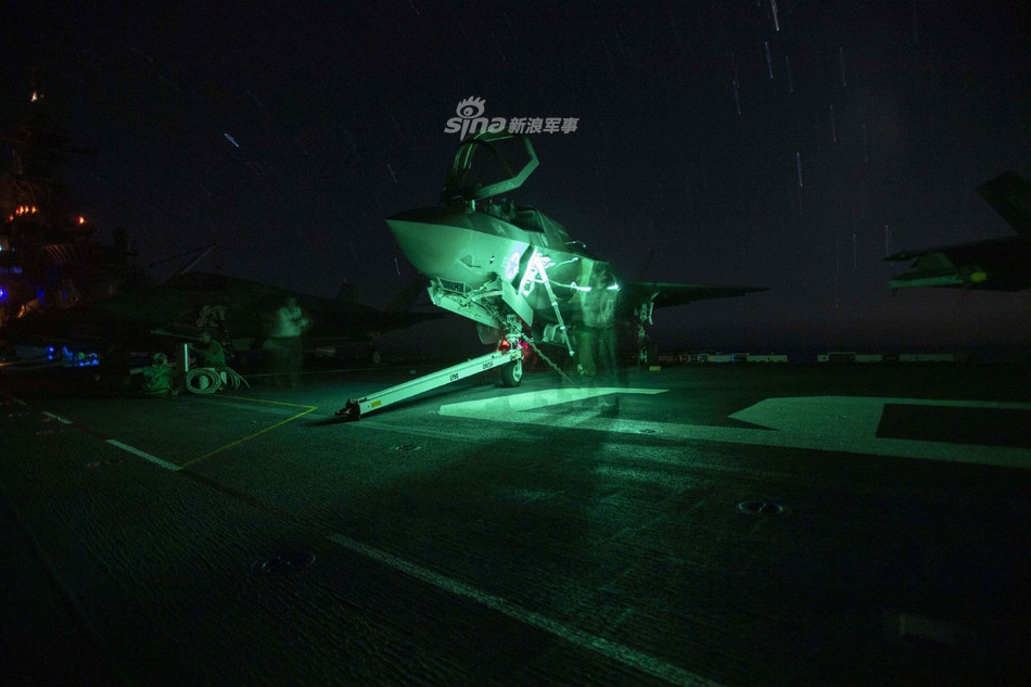 Trong quá khứ, Mỹ cũng từng sử dụng một lượng lớn tàu sân bay hạng nhẹ trong Chiến tranh Thế giới thứ hai và có vẻ như, lực lượng hải quân của nước này đang muốn các tàu đổ bộ tấn công của mình được "tiến hoá" thành tàu sân bay hạng nhẹ. Nguồn ảnh: Sina.