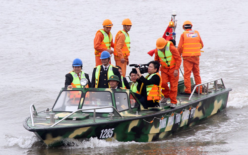 Bên cạnh ưu điểm về thiết kế cơ học, xuồng CQ còn có trang bị thông tin liên lạc hiện đại, đáp ứng được nhu cầu liên lạc, hiệp đồng tác chiến trên biển. Nguồn ảnh: Baodatviet.