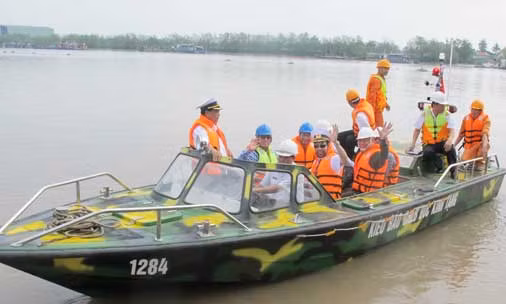 Năm 2006, chiếc Chủ Quyền đầu tiên đã được Viện Kỹ thuật Hải quân hoàn thiện. Để đáp ứng được yêu cầu hoạt động ngoài hải đảo, xuồng CQ cần có cấu tạo khá đặc biệt. Nguồn ảnh: Vietnamnet.