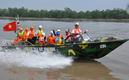 Ngay từ năm 2007 - nghĩa là chỉ một năm sau khi ra đời, xuồng CQ đã được bàn giao cho nhiều khu vực đảo trên biển Đông khác như Cồn Cỏ, Bạch Long Vỹ,... cũng như các tỉnh, thành ven biển khác. Nguồn ảnh: Baodatviet.