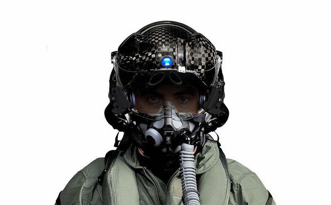 Công nghệ OLED mang lại nhiều lợi ích so với LED như cải thiện chất lượng hình ảnh và thời gian phản ứng nhanh. Với việc cải tiến này mũ bay sẽ tăng thêm đánh kể sức chiến đấu của chiến đấu cơ F-35.