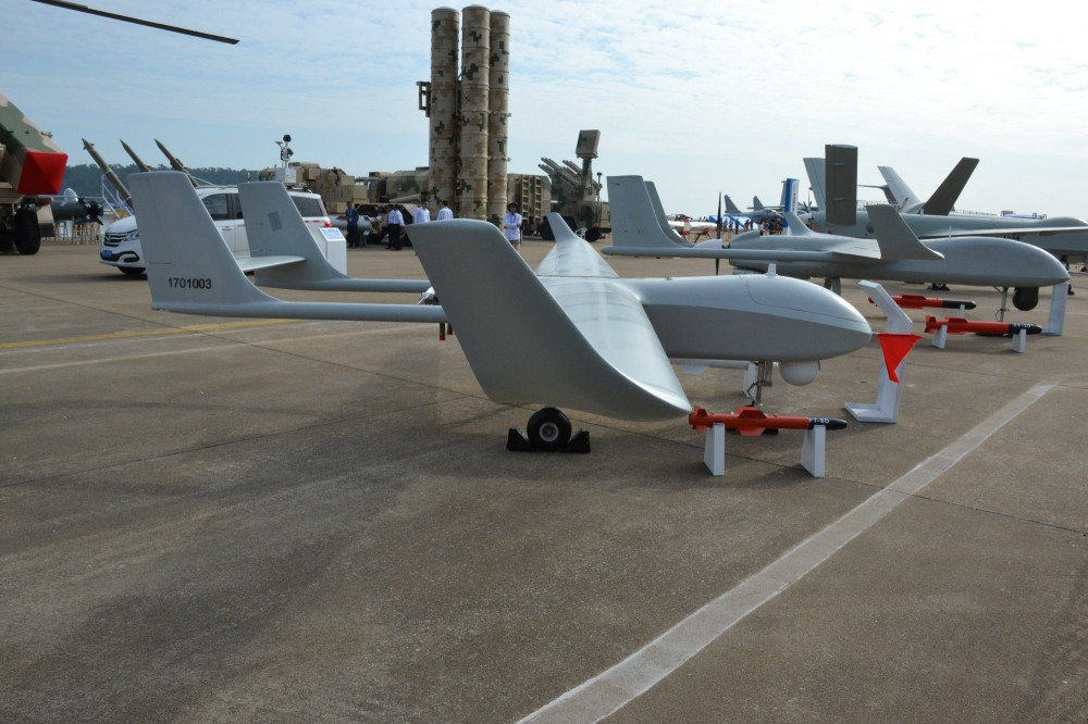 Đây là những phương tiện không người lái được Trung Quốc chế tạo dựa trên thiết kế của họ máy bay không người lái Cầu Vồng cực kỳ nổi danh do nước này tự chế tạo. Nguồn ảnh: Livejournal.