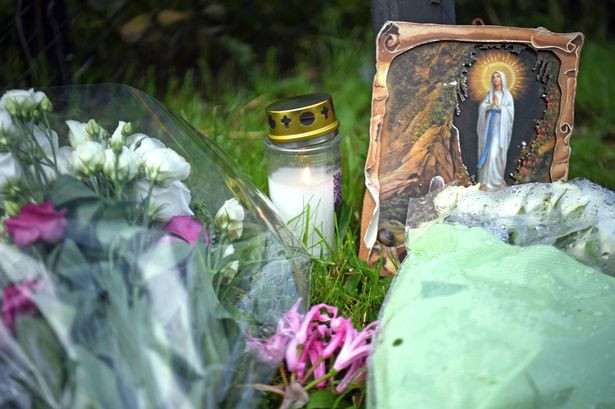 Canh sat Anh: 39 thi the trong container la nguoi Viet, chua xac dinh danh tinh cu the-Hinh-2