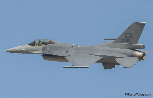 Công nghệ cốt lõi mang lại sức mạnh cho Viper nằm ở radar mảng pha quét chủ động (AESA) AN/APG-83.