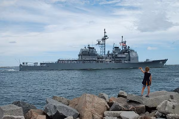 Hiện tại, trong lực lượng tàu chiến của Hải quân Mỹ, tàu chiến USS Hue City là tàu chiến duy nhất mang tên một trận đánh trong chiến tranh Việt Nam. Trong quá khứ, Mỹ từng "suýt" đặt tên một tàu chiến là USS Khe Sanh, tuy nhiên sau đó tàu đổ bộ này lại được chọn tên Peleliu - một trận đánh của Mỹ với Nhật trong Chiến tranh Thế giới thứ hai. Nguồn ảnh: USmil.