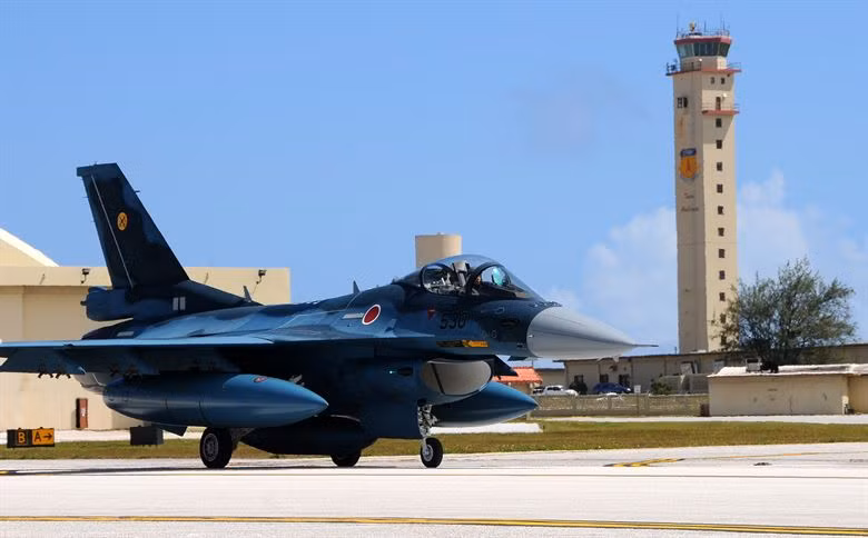 Các chiến đấu cơ F-2 này sẽ được Nhật thay thế bằng các tiêm kích F-35 hiện đại hơn rất nhiều. Nhật dự kiến sẽ đặt hàng hơn 100 chiếc F-35 trong tương lai và con số này không những đủ để thay thế hoàn toàn cho F-2 mà còn đủ để thay cho vài loại tiêm kích khác sẽ sớm được Nhật cho về hưu. Nguồn ảnh: Pinterest.