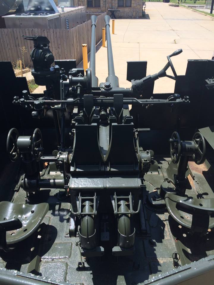 Nhiều tài liệu của Mỹ nhận định, khẩu pháo tự hành Type 63 do Việt Nam sử dụng trong chiến tranh chống Mỹ có hiệu quả rất thấp khi đối đầu với máy bay phản lực. Tuy nhiên khi sử dụng để tấn công các loại trực thăng hay máy bay động cơ cánh quạt, loại vũ khí này lại tỏ ra khá hiệu quả. Nguồn ảnh: Tankencyclopedia.