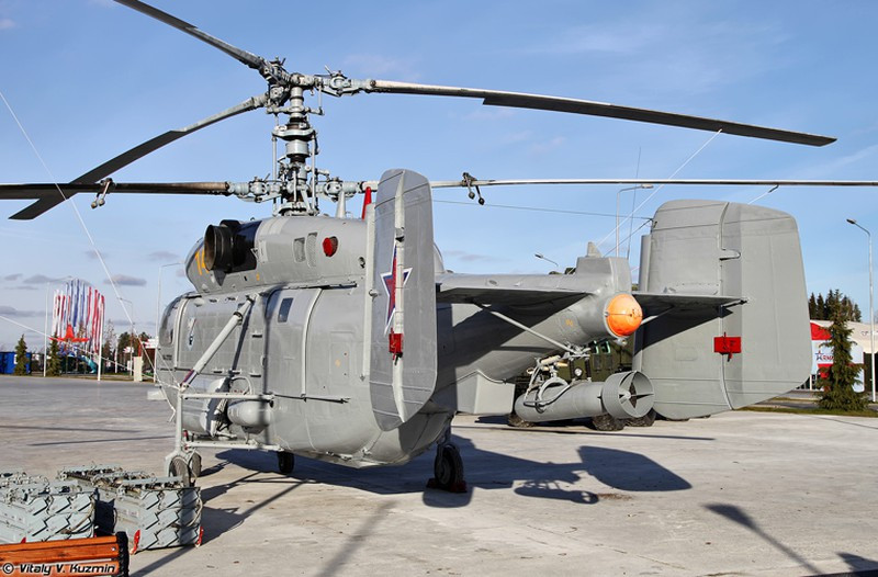 Việc cho phép Ka-28 mang theo vũ khí sẽ giúp trực thăng săn ngầm này chủ động tìm và diệt được mục tiêu ngay khi phát hiện, thay vì phải trông cậy vào hoả lực của một loại máy bay khác.Nguồn ảnh: Vitaly.