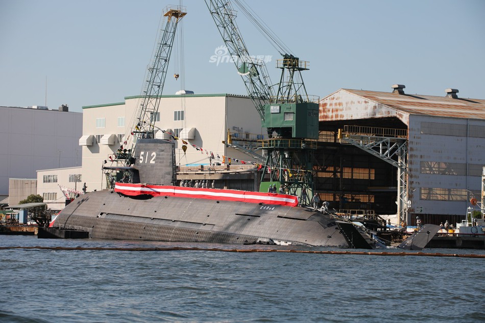 Biến thể đời đầu được tích hợp 2 máy phát điện diesel Kawasaki 12V 25/25 và 4 động cơ AIP của Kawasaki Kockums loại V4-275R sử dụng pin-axit chì để lưu trữ năng lượng, cho tốc độ tối đa 20 hải lý/h khi lặn và 12 hải lý/h khi chạy nổi.