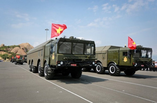 Trong đó, tổ hợp tên lửa phòng thủ bờ K-300P Bastion-P được xem là tổ hợp hiện đại bậc nhất của Việt Nam. Tổ hợp này mới chỉ được Nga cho ra mắt vào năm 2011 và trên thế giới chỉ có duy nhất ba quốc gia đó là Việt Nam, Nga và Syria hiện đang sở hữu loại vũ khí này. Nguồn ảnh: TL.