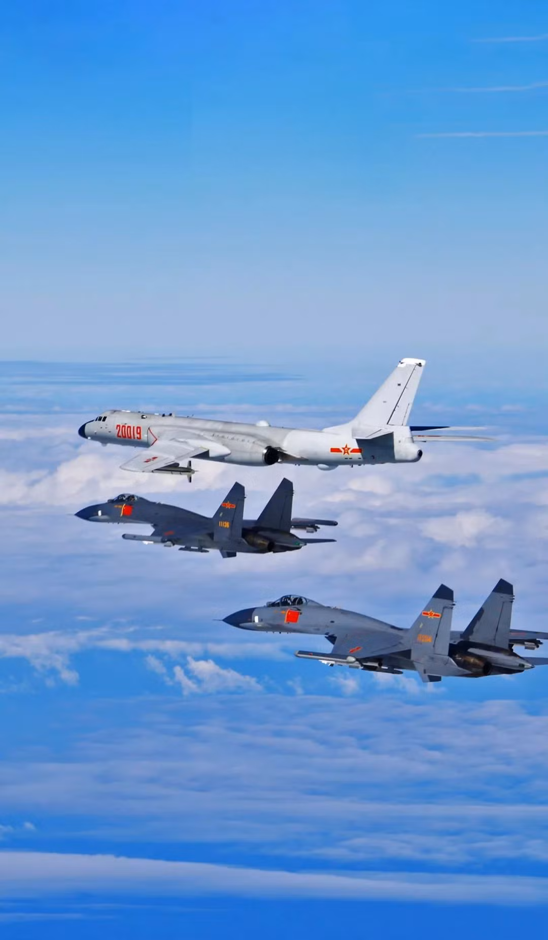 Số lượng máy bay ném bom H-6 của Trung Quốc trong biên chế hiện tại là khoảng 150 chiếc, trong đó các phiên bản có khả năng mang bom tốt nhất cũng chỉ vào khoảng 10 tấn.