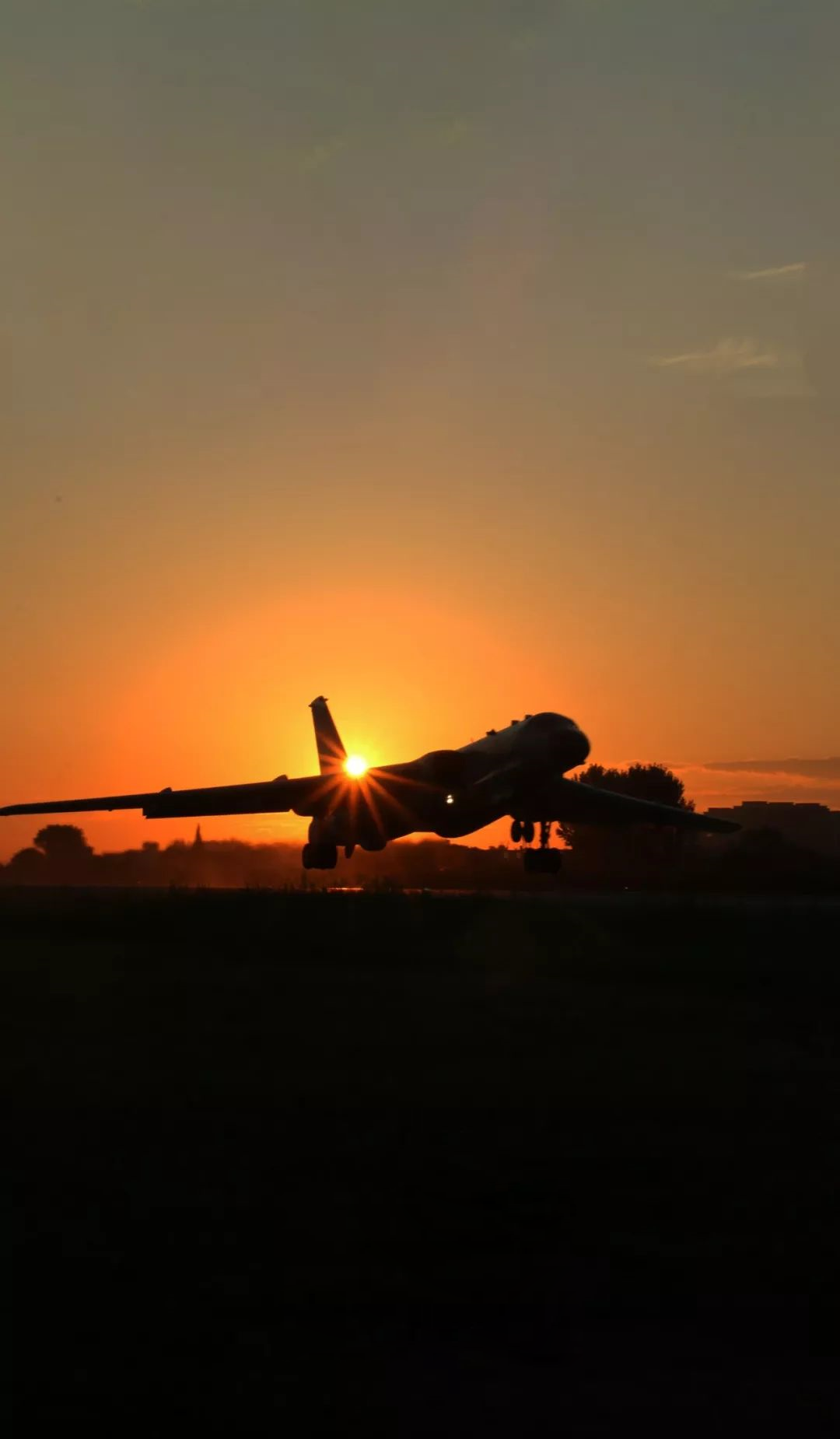 Thậm chí, các phương án cải tiến, nâng cấp H-6 vẫn tiếp tục được Trung Quốc đưa ra - điều này chứng tỏ H-6 vẫn có vai trò cực kỳ quan trọng trong biên chế Không quân Trung Quốc.