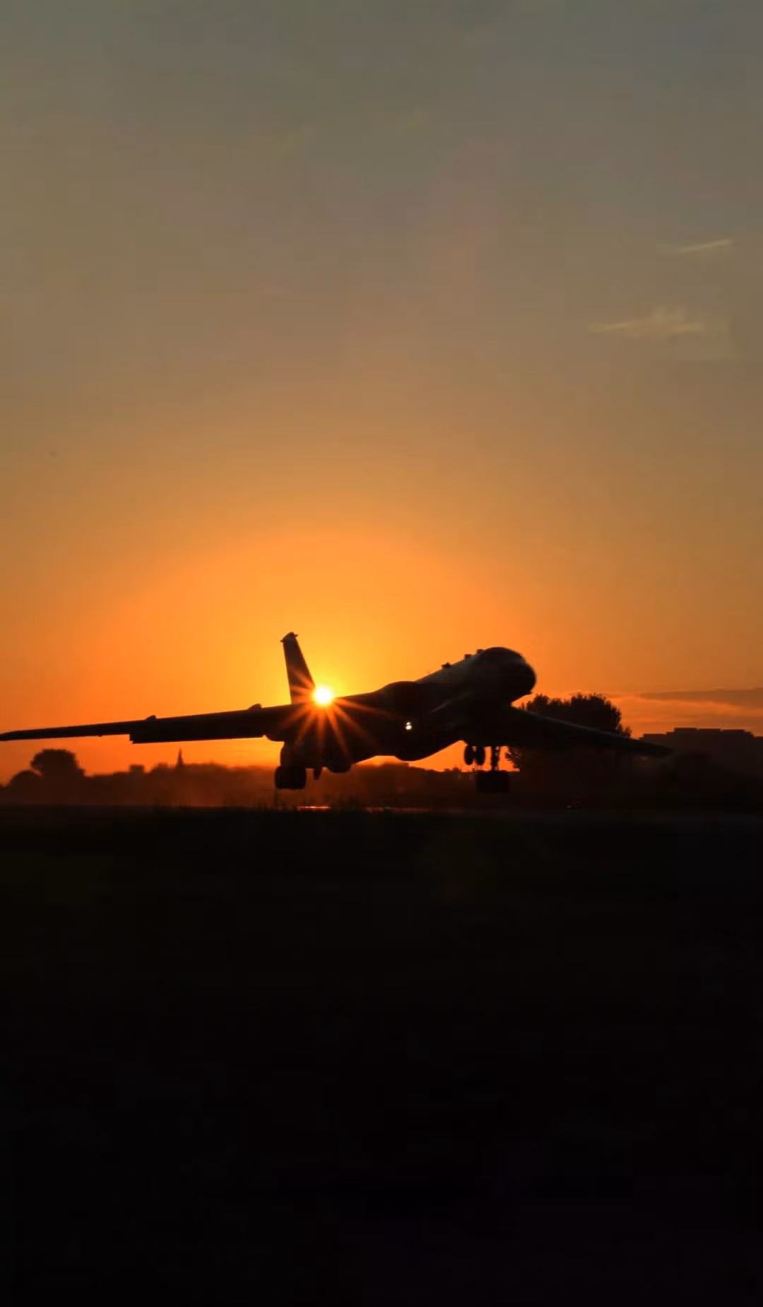 Thậm chí, các phương án cải tiến, nâng cấp H-6 vẫn tiếp tục được Trung Quốc đưa ra - điều này chứng tỏ H-6 vẫn có vai trò cực kỳ quan trọng trong biên chế Không quân Trung Quốc.