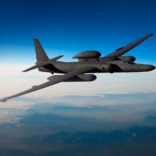 Việc cho U-2 về hưu ngay lập tức sẽ tiết kiệm được cho Không quân Mỹ 2 tỷ USD. Loại máy bay được lựa chọn để thay thế cho U-2 là RQ-4 Global Hawk, tuy nhiên máy bay không người lái RQ-4 không đủ khả năng thay thế hoàn toàn đáp ứng được các nhiệm vụ của U-2 Dragon Lady. Nguồn ảnh: BI.